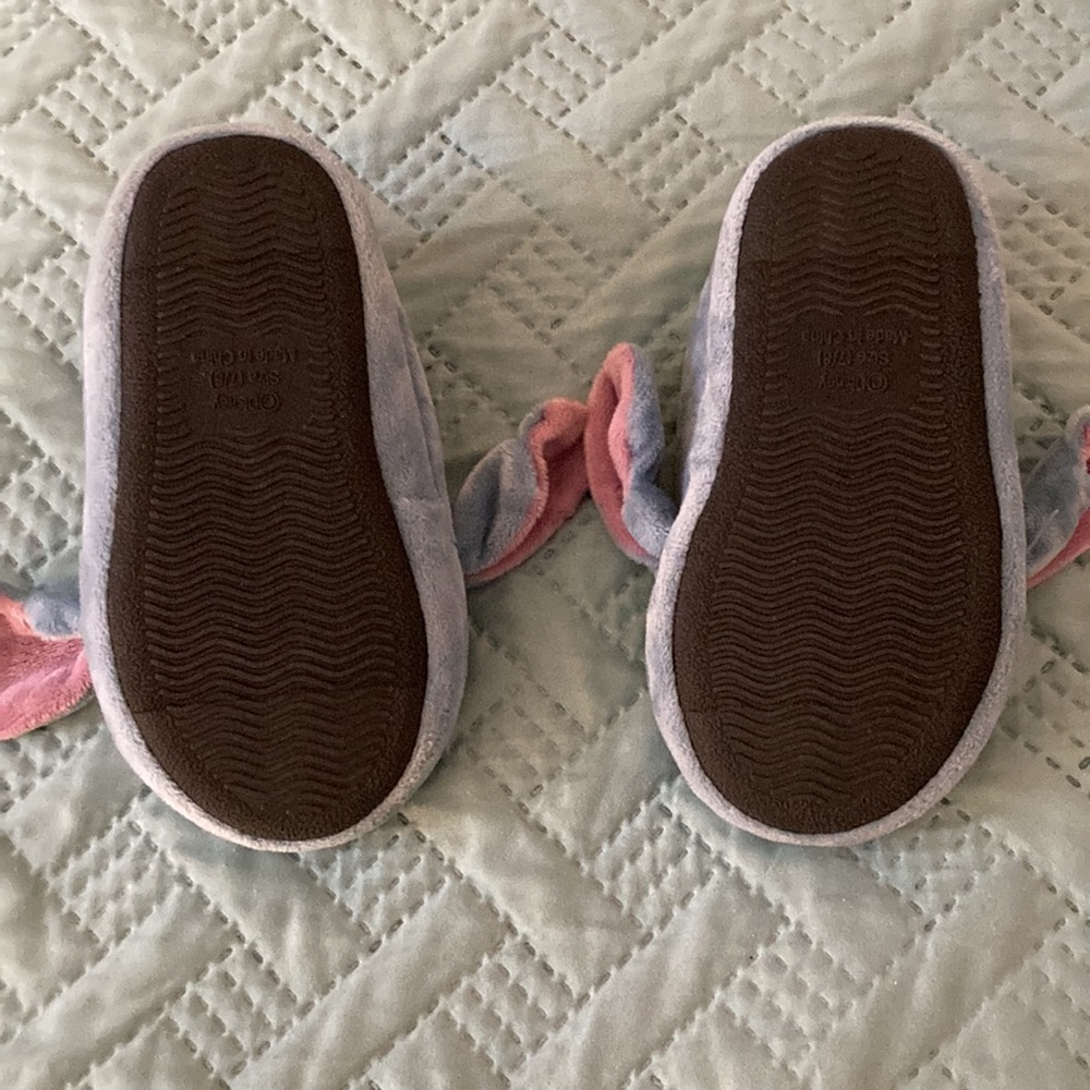 Disney’s Stitch slippers - Picture 2 of 6